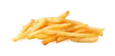 Lezzetli patates kızartması yığını beyazın üzerinde izole edilmiş.