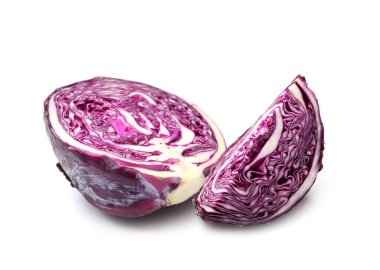 Taze kırmızı lahana beyazda izole edilmiş.