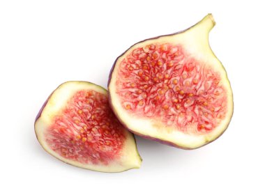 Olgun incir parçaları beyaza izole edilmiş, üst manzara