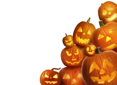 Beyaz arka planda balkabağı fenerlerine bakan Cadılar Bayramı poster tasarımı. Metin için boşluk