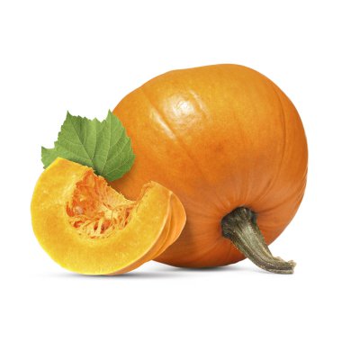 Taze olgun balkabakları beyazın üzerinde izole edilmiş. Tam ve dilimle.