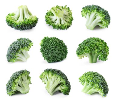 Taze brokoli çiçekleri beyaz sette izole edilmiş.