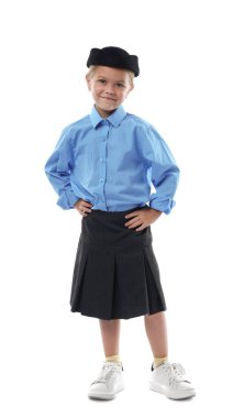 Meslek seçimi. Beyaz arka planda hostes gibi davranan küçük kız.