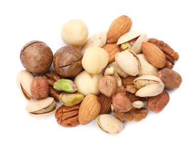 Farklı fındıkların karışımı beyaz, üst görünüm