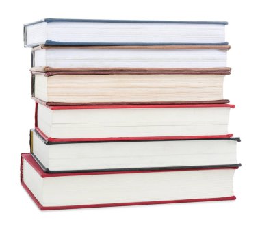 Beyaz üzerine izole edilmiş birçok kitap yığını