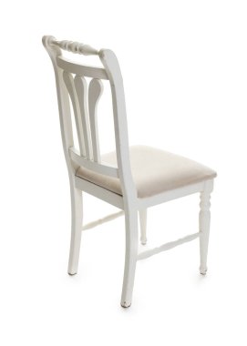 Beyaz koltukta izole edilmiş şık sandalye. Kullanılmış eşyalar