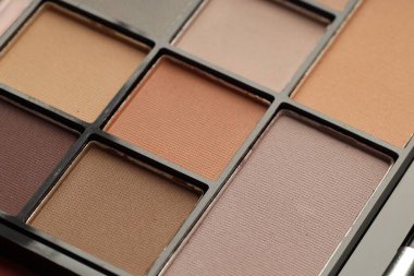 Arka plan olarak güzel bir göz falı, yakın plan. Kozmetik ürünü