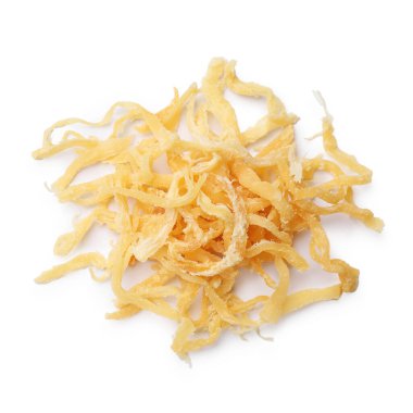 Lezzetli kuru kalamar talaşları beyaz, üst görünümde izole.