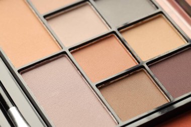 Arka plan olarak güzel bir göz falı, yakın plan. Kozmetik ürünü