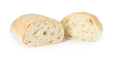 Taze ciabatta parçaları beyaza izole edilmiş.