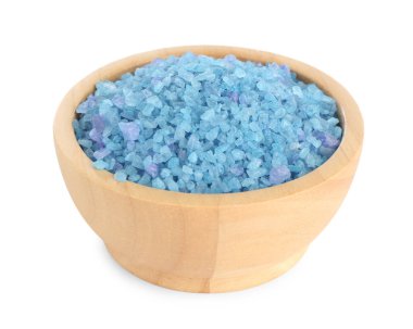 Mavi deniz tuzu beyaz kasede izole edilmiş.