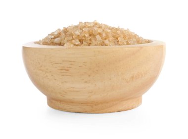 Tahta kasedeki deniz tuzu beyaza izole edilmiş.