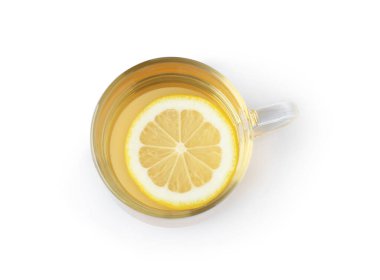 Beyaz bardakta limonlu Aromatik çay, üst manzara