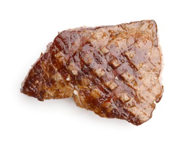 Beyaza izole edilmiş leziz ızgara biftek.