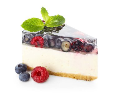 Böğürtlenli ve nane aromalı leziz peynirli kek.