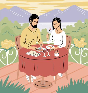 Arka planda dağlar ve gölle birlikte tatil köyünde yemek yiyen genç bir çift. Erkek ve kadın tatilde. Boş zaman ve seyahat. Vektör illüstrasyonu