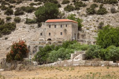 Ein Yabka Springs 'teki Tarihi Manastır Fabrikası, İsrail 7.6.2025