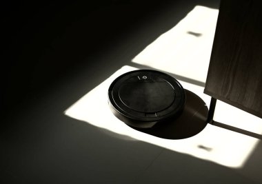 Evde elektrikli süpürge robotu siyahı