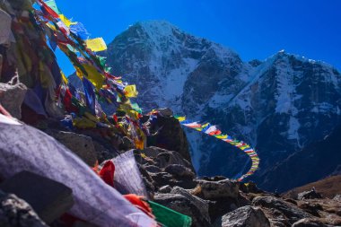 Everest Merkez Kampı ve Amadablam Solukhumbu, Nepal Himalayalarında Trek çekiyorlar.