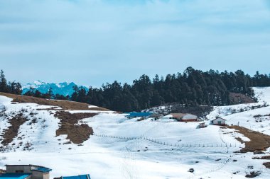 Doti 'deki Khaptad Ulusal Parkı, Himlayas Dağlarındaki Nepal Karı İsviçre Alpleri Güzel Manzara