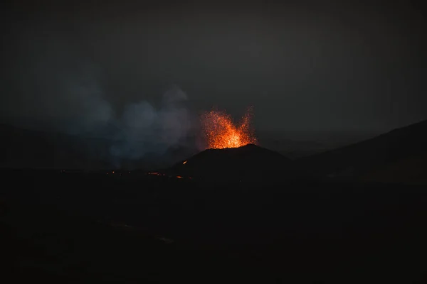 Πεζοπορία Στο Ηφαίστειο Fagradalsfjall Στο Ρέικιαβικ Της Ισλανδίας — Φωτογραφία Αρχείου