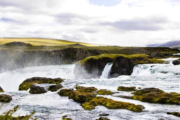 Όμορφοι Καταρράκτες Godafoss Καταρράκτη Και Cliff Στην Ανατολική Ισλανδία — Φωτογραφία Αρχείου