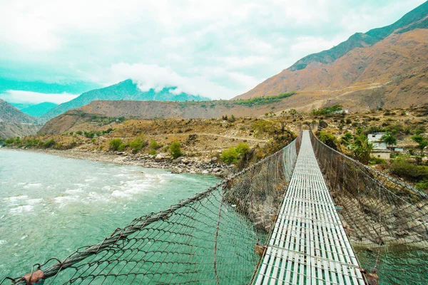 Мост Через Реку Карнали Разделяющий Мугу Баджуру Гималаях — стоковое фото