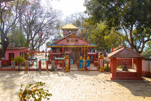 カパッタッド国立公園のドティのヒンドゥ教寺院ネパールヒマラヤ — ストック写真