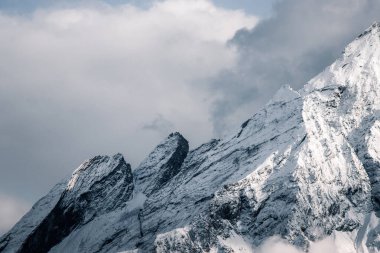 Himalayalar 'daki Kar Dağı Şablonu Manaslu Pisti, Nepal