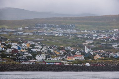 Faroe Adaları 'nın başkenti Torshavn Atlantik Okyanusu Deniz Feneri Kırmızı Feneri' nde.