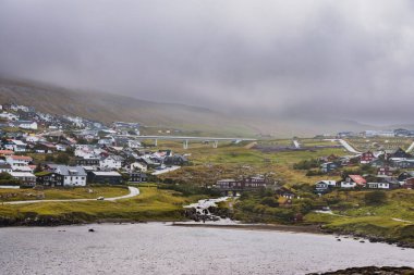 Faroe Adaları 'nın başkenti Torshavn Atlantik Okyanusu Deniz Feneri Kırmızı Feneri' nde.