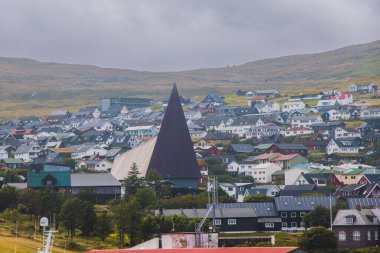 Faroe Adaları 'nın başkenti Torshavn Atlantik Okyanusu Deniz Feneri Kırmızı Feneri' nde.