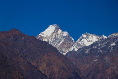 Güzel Karlı Dağlar Dağı. Darchula 'daki Himalaya Dağları' ndaki Api Ana Kamp Gezisi