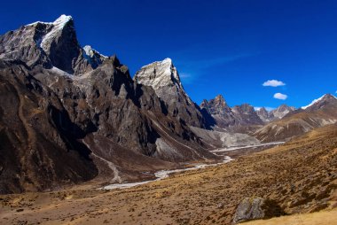 Everest Merkez Kampı ve Amadablam Solukhumbu, Nepal Himalayalarında Trek çekiyorlar.