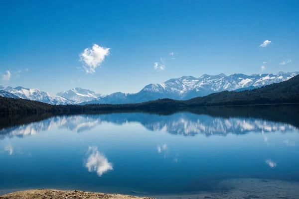 Hermoso Lago Con Montañas Nevadas Parque Nacional Del Lago Himalaya — Foto de Stock