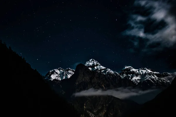 Nachthimmel Bergsterne Nachtansicht Der Shrinaj Und Ganesh Himal Range Von — Stockfoto