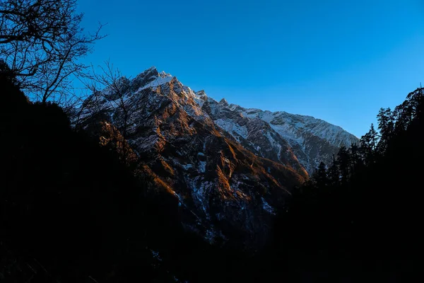 Ανατολή Ηλιοβασίλεμα Στα Βουνά Των Ιμαλαΐων Νεπάλ Api Base Camp — Φωτογραφία Αρχείου