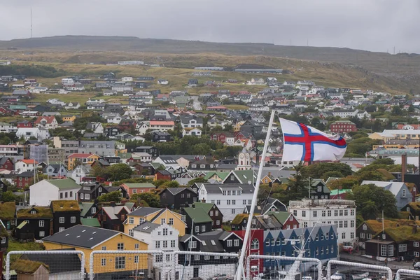 Feröer Szigetek Fővárosa Torshavn Atlanti Óceán Világítótornyában Vörös Fényű Ház — Stock Fotó