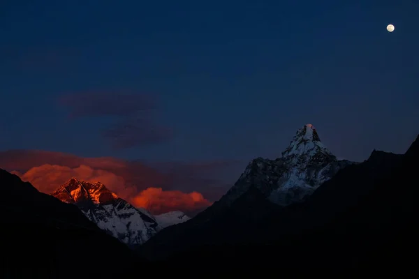 Pôr Sol Montanha Himalaia Amadablam Everest Base Camp Trekking Solukhumbu — Fotografia de Stock