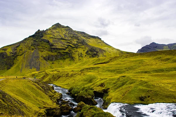 Ποταμός Skogar Στην Ισλανδία Που Δημιουργεί Καταρράκτες Skogafoss — Φωτογραφία Αρχείου