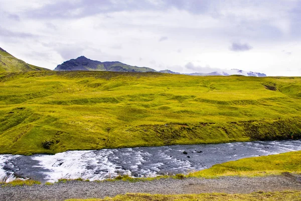 Ποταμός Skogar Στην Ισλανδία Που Δημιουργεί Καταρράκτες Skogafoss — Φωτογραφία Αρχείου