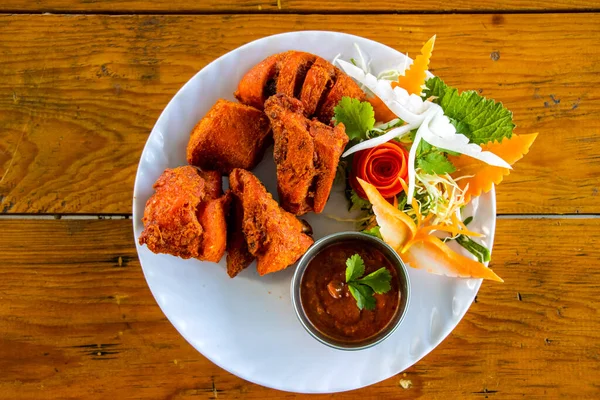 Snacks Nepaleses Frango Frito Profundo Com Chutney — Fotografia de Stock