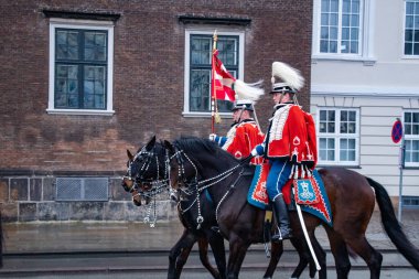 Danimarka, Kopenhag sokaklarında at süren Queens Muhafız Şövalyesi