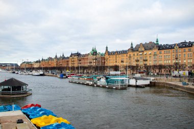 Stockholm, İsveç Deniz Avrupası tarafından çevrelenmiş tarihi yapı, dönüm noktası ve kütüphane