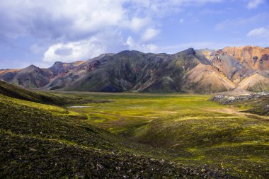 Renkli Dağlarda Yürüyüş, Yeşil Yosun, Jeotermal Havuzlar, Güzel Volkan Vadisi ve Lav Alanları Landmannalaugar, İzlanda