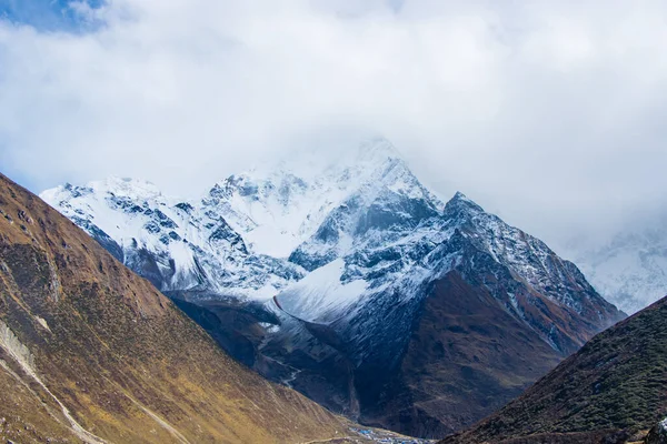 High Altitudes Manaslu Circuit Trek Snowy Peaks Valleys Himalayas Nepal — Stock Photo, Image