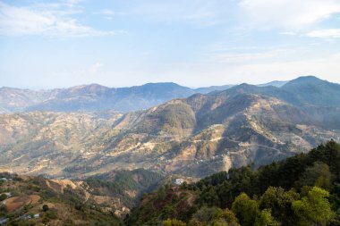 Kalupande Indrasthan, Chandragiri, Nepal 'den görülebilen, Ormanlı Güzel Katmandu Manzarası, Rododendron