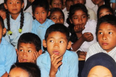 Himalaya Dağları 'ndaki Nepal Okul Çocukları, Nepal Okul Öğrencileri