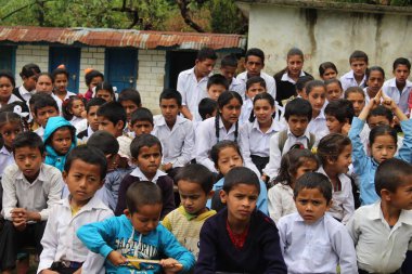 Himalaya Dağları 'ndaki Nepal Okul Çocukları, Nepal Okul Öğrencileri