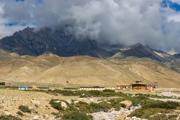 Пустынный Горный Ландшафт Долине Чосар Мантанге Уппер Мустанг Непале — стоковое фото